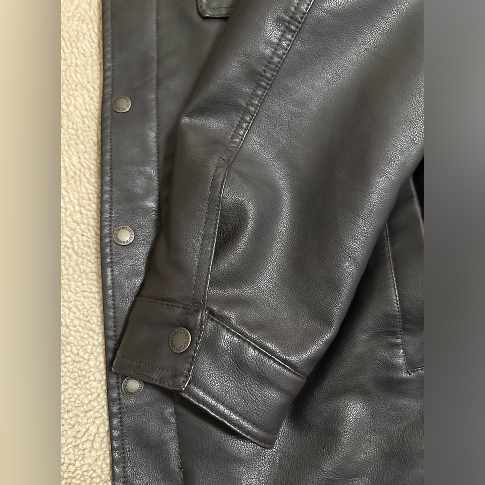Levi’s Heavy Weight Sherpa Lined Faux Leather Collar Jacket - Picture 6 of 7